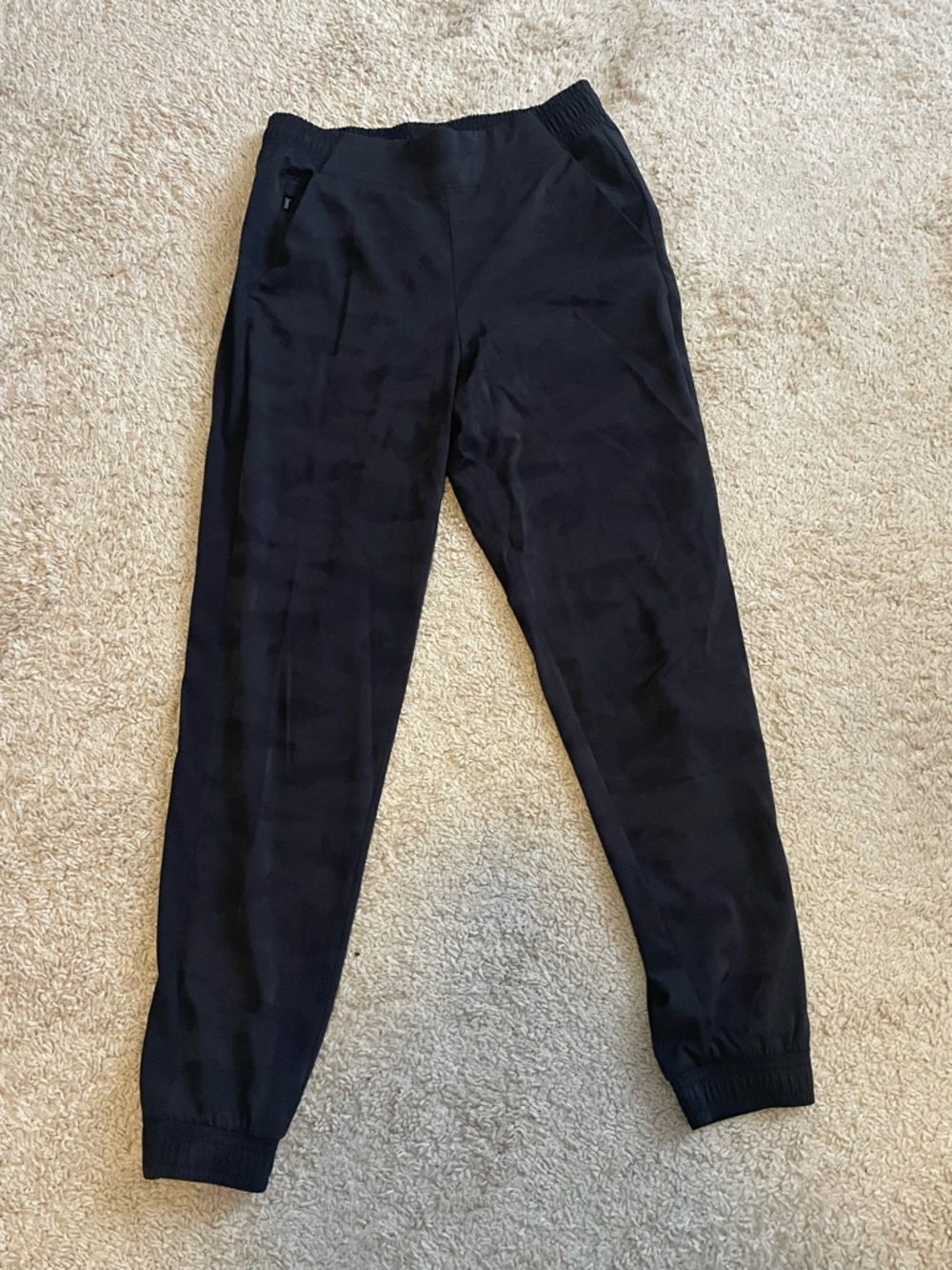 Athleta  Black Camo Jogger Pants – size 4